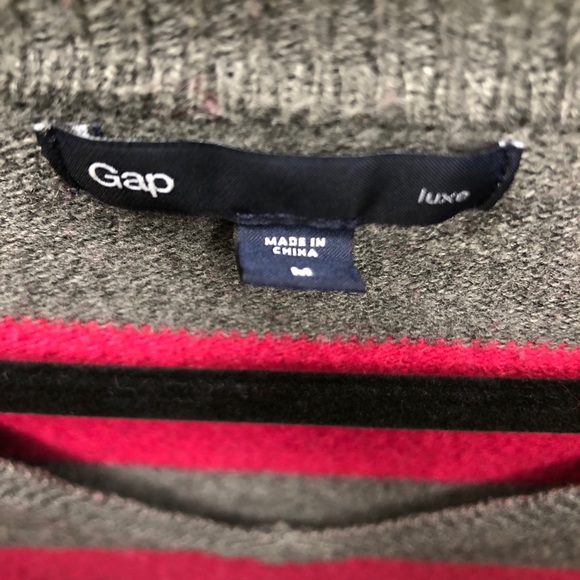 Gap Luxe Sweater V Neck Size Medium - Picture 4 of 10